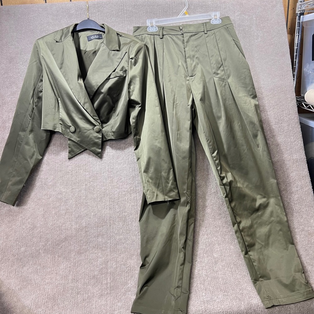 AKIRA Olive Satin Cropped Double Breasted Jacket Pants Suit Set XL ZIp Cuff